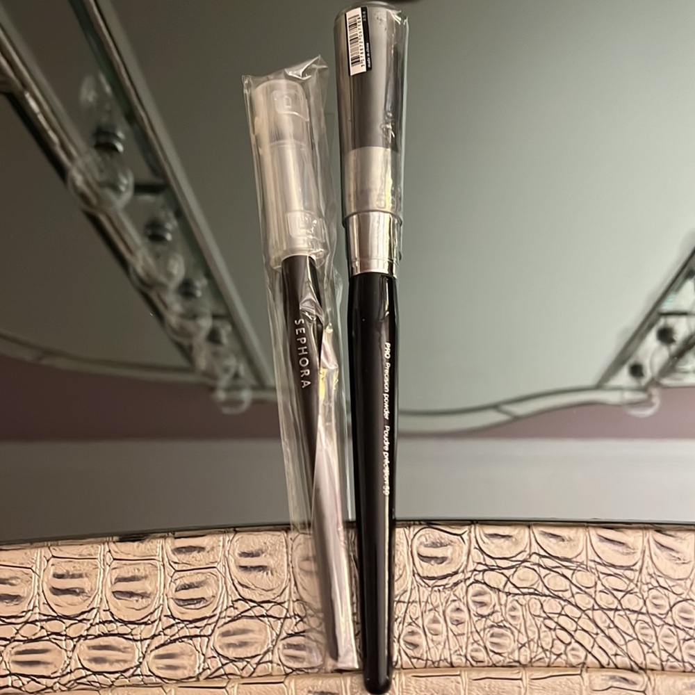 New! Sephora Makeup Brush Set Of 2. - Picture 3 of 3